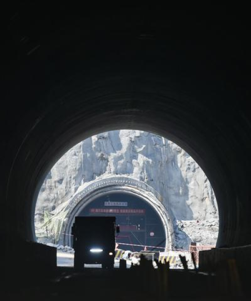 城市轻轨防水材料的减震设计研究与应用