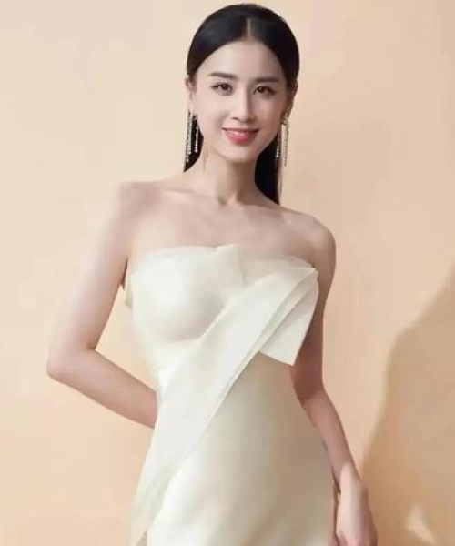 世界排名第一名美女是谁？——探究美丽背后的故事